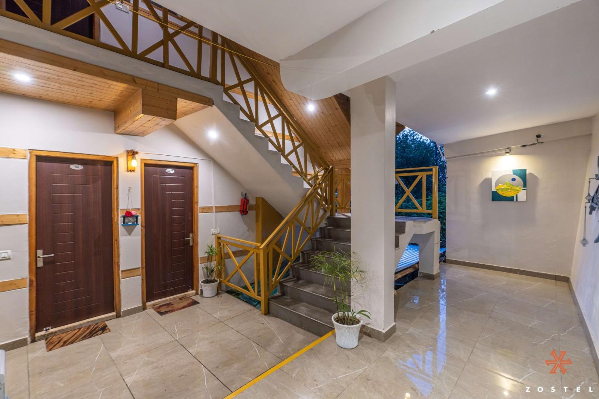 Hostel Zostel Shoja, Jibhi Exterior foto
